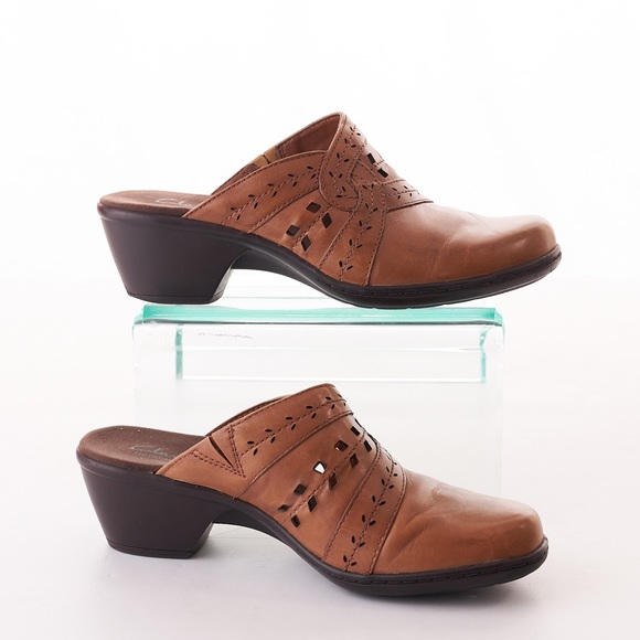 clarks leather slip on clogs